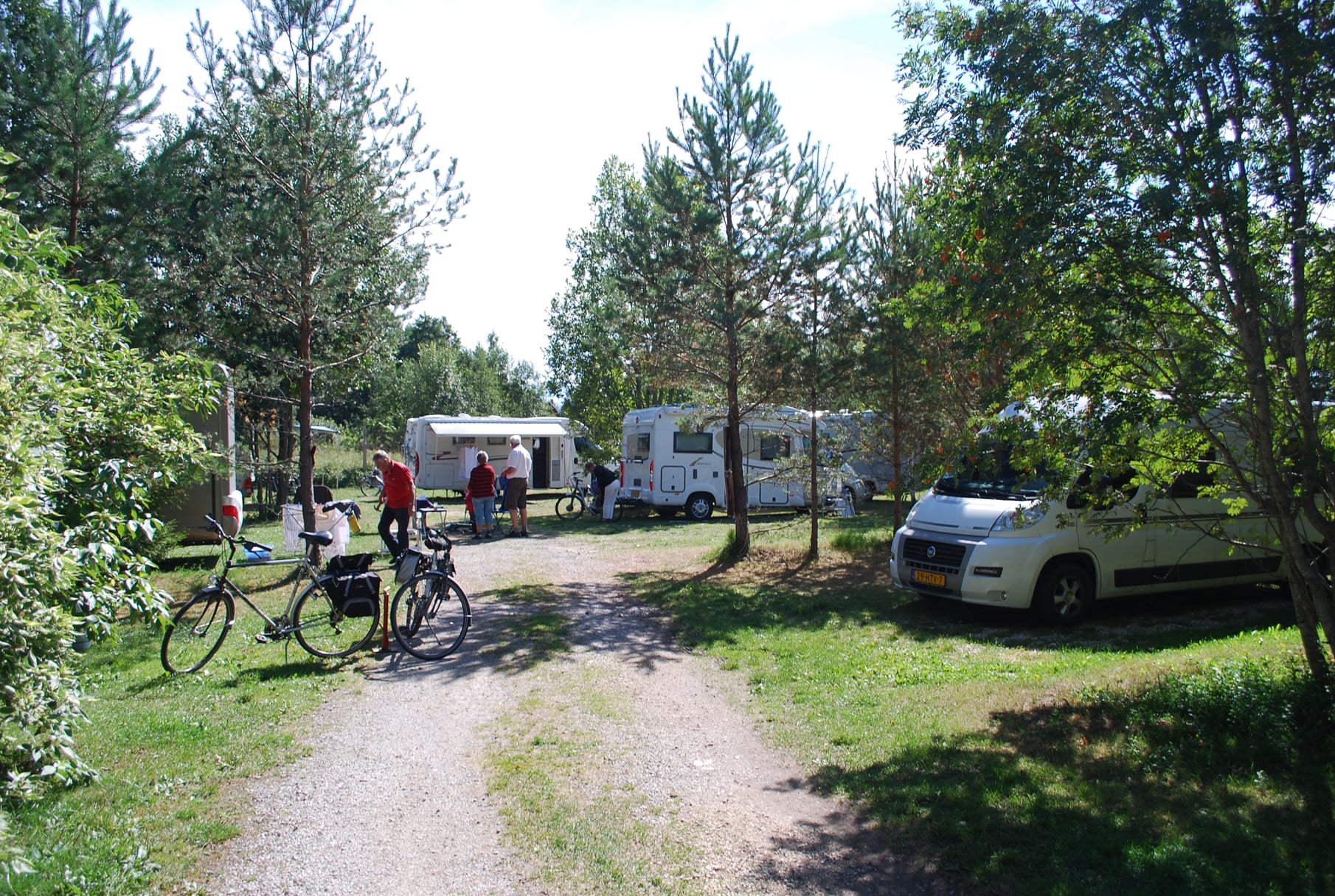 camping-pikseke-karavan
